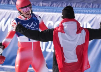 Oro olímpico para Von Allmen y Nef en la combinada por equipos