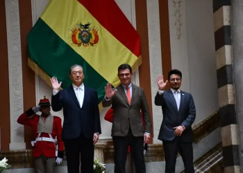 Embajadores del Perú y Japón en Bolivia presenta sus cartas credenciales