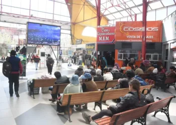 Sube el flujo de pasajeros en la Terminal de Buses de La Paz. FOTO: GAMLP