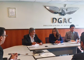 Bolivia y El Salvador avanzan en agenda de conectividad aérea