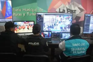 La Alcaldía de La Paz y la Policía instalaron un centro de monitoreo. FOTO: GAMLP
