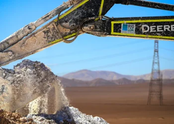 Industria chilena del litio cuestiona protección de áreas en Salar de Atacama
