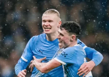El Manchester City golea al Fulham para meter presión al Arsenal