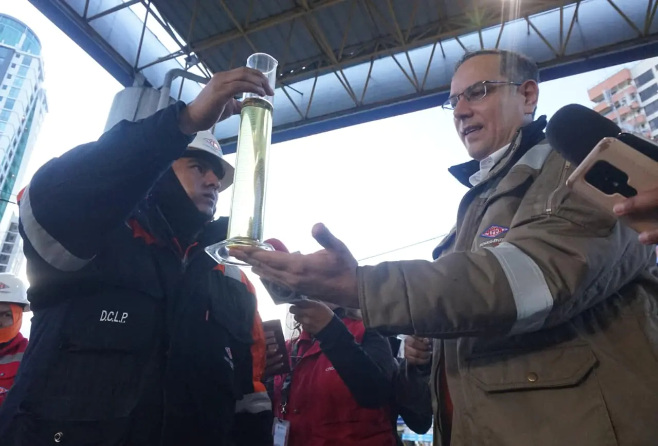 Akly rechaza denuncia por supuestos sobreprecios en combustibles