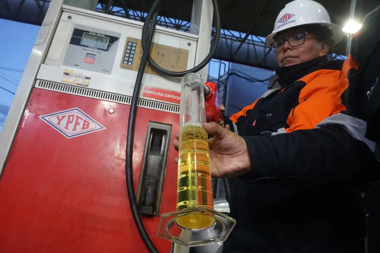 YPFB y ANH refuerzan controles de calidad en surtidores del país