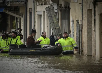 Tormenta deja un muerto y 900.000 hogares sin electricidad en Francia