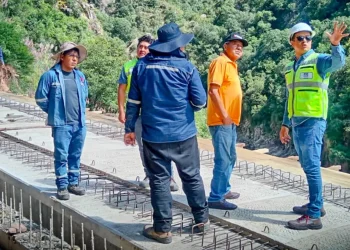 ABC y choferes verifican el estado de rutas estratégicas en La Paz y Tarija