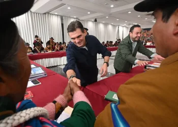 Paz dialoga con campesinos y ‘bartolinas’ en encuentro en Casa Grande