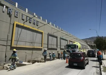 Trabajos de estabilización en la avenida Costanera de La Paz. FOTO: GAMLP