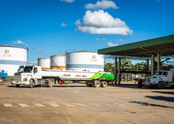 YPFB habilita planta para reforzar gasolina en Santa Cruz