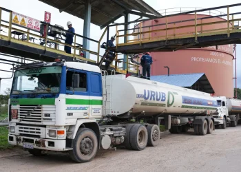 YPFB incrementa volúmenes de despacho de gasolina en Santa Cruz