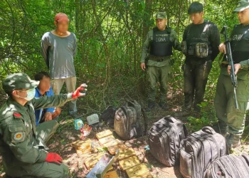 Dos bolivianos son detenidos en Argentina con más de 60 kilos de droga