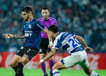 En final de infarto, el DIM asalta Montevideo y sueña con la 3ª ronda