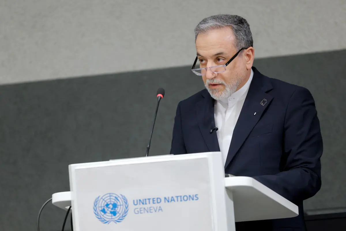 el canciller iraní, Abbas Araghchi, durante su intervención en Ginebra