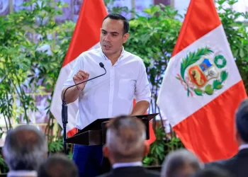 Destituyen de la Presidencia de Perú a José Jerí