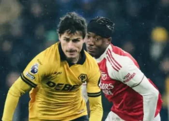 Arsenal desaprovecha ventaja de dos goles y empata ante Wolverhampton