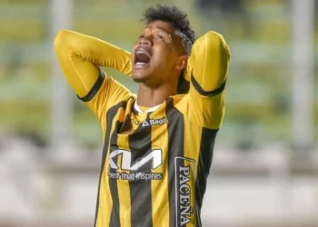 Desgarro aparta dos semanas a Estacio en The Strongest