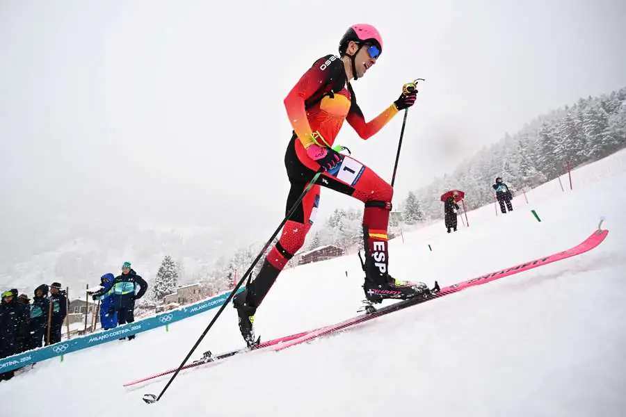 Cardona da a España su primer oro en 54 años, Alonso sorprende con bronce