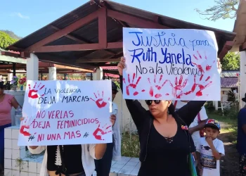Familiares piden justicia para Yanela, una de las víctimas de feminicidio. FOTO: RRSS