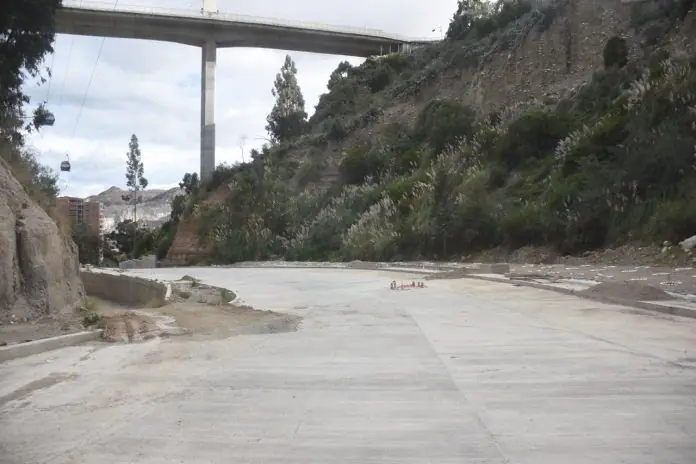 El pavimento rígido de la avenida La Paz. FOTO: GAMLP