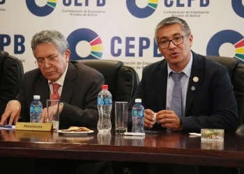 Empresarios se comprometen a respaldar plan económico del Gobierno