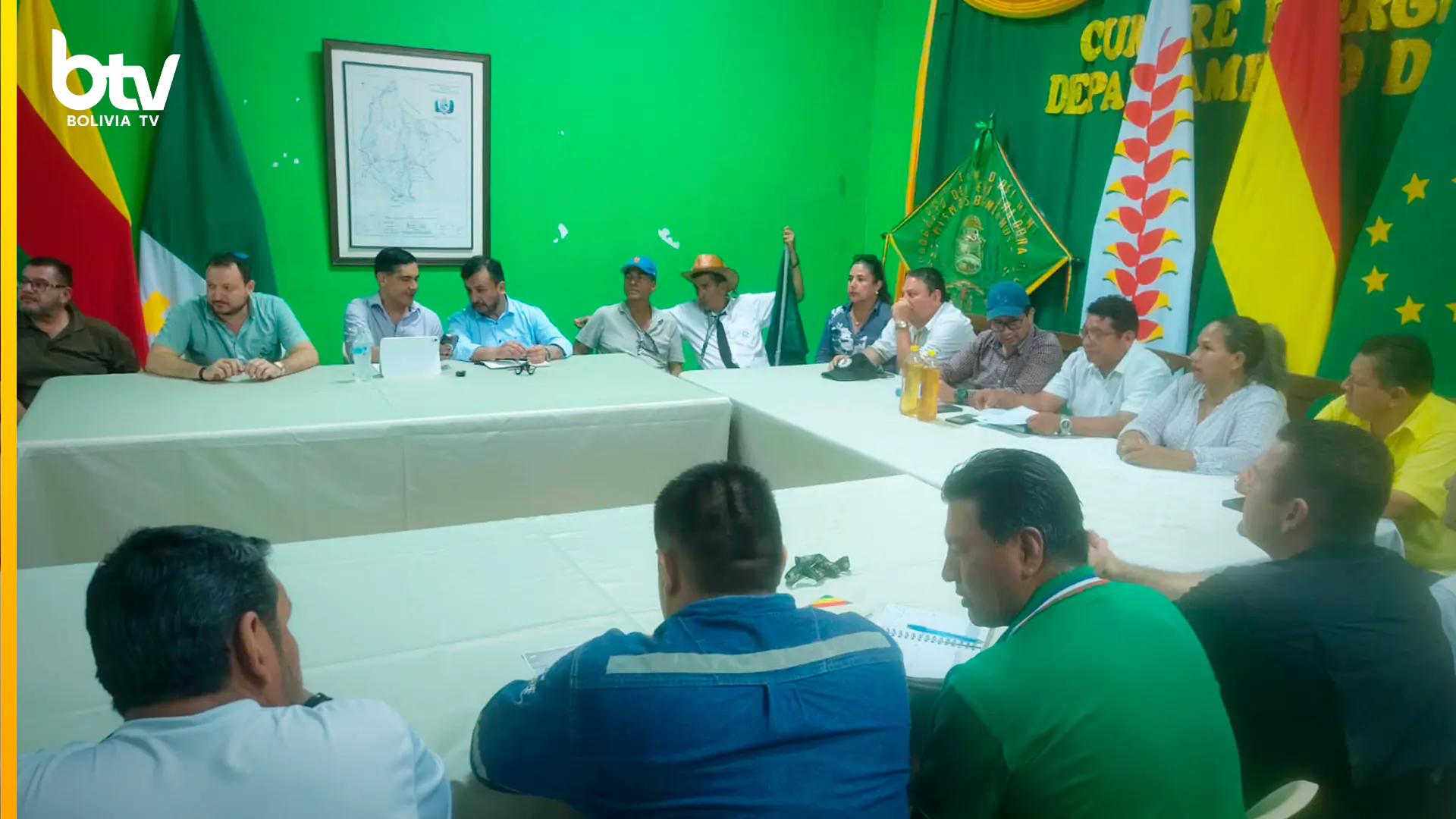 Gobierno y cívicos acuerdan creación de una distrital de YPFB en Beni