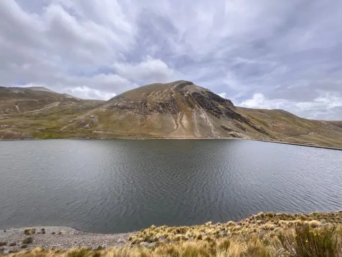 La minería ilegal afecta a la represa Incachaca de La Paz. FOTO: GAMLP
