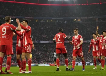 Bayern se lleva un susto ante Eintracht pero refuerza su liderato