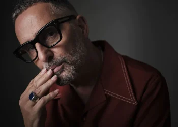 Jorge Drexler presenta ‘Toco Madera’ en ritmo afro-uruguayo