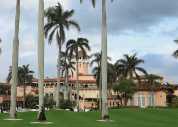 Agentes balean y matan a un hombre por irrumpir en la residencia de Trump