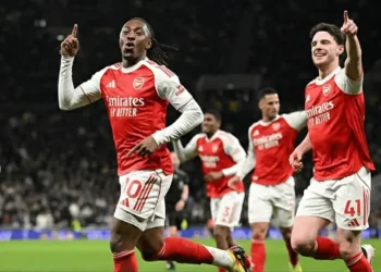 Arsenal aleja fantasmas tras ganar derby ante Tottenham (4-1)