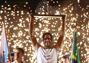 El argentino Etcheverry gana el ATP 500 de Rio de Janeiro