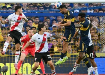 De vuelta a los estadios: Boca y River a detener la caída