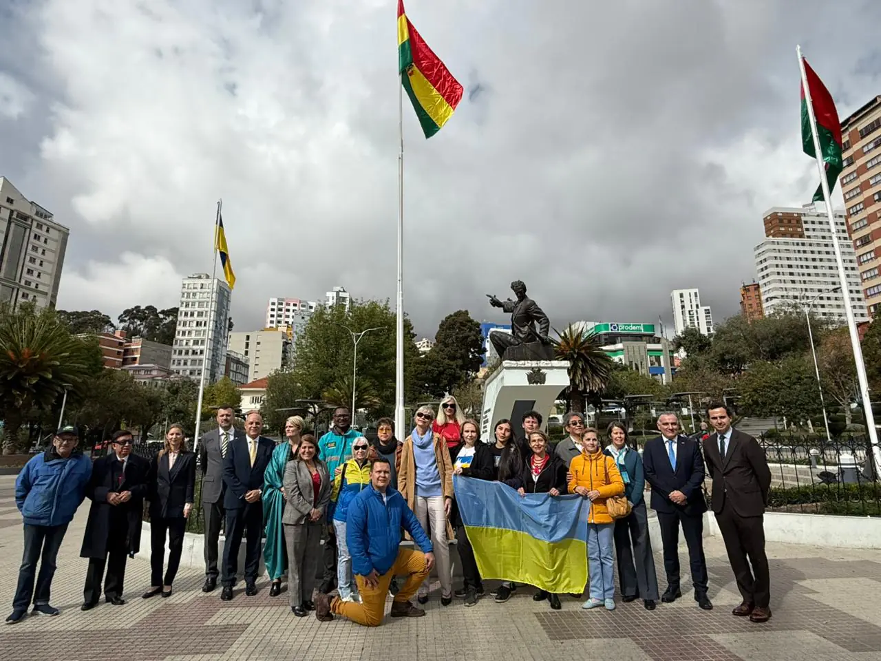 La Paz conmemora cuatro años de la guerra en Ucrania con acto de respaldo a la paz