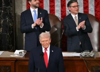 Trump proclama ‘edad de oro’ entre desafíos judiciales y geopolíticos
