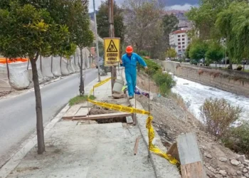 Trabajos en la avenida Costanera de la ciudad de La Paz. FOTO: GAMLP