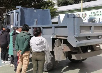 Nueve jukus quedaron aprehendidos luego de intentar robar mineral. FOTO: Fiscalía de Oruro