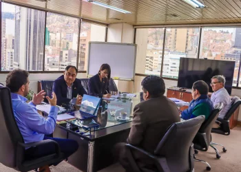 Bolivia busca financiamiento de China para carreteras