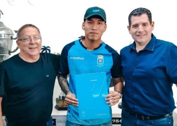 Jeyson Chura es jugador de Blooming