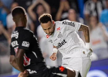 Goles de Neymar le dan la victoria al Santos ante Vasco da Gama