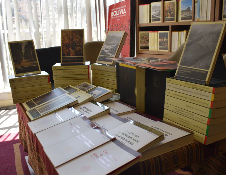 Desarrollo Productivo asume el CIS y Biblioteca del Bicentenario
