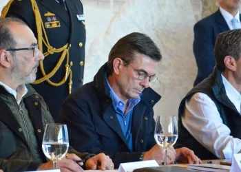 CAF impulsa energía solar y turismo en el Salar de Uyuni con nuevos acuerdos