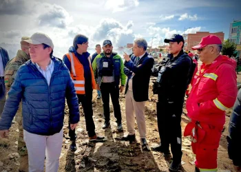 Ministro Zamora coordina respuesta a emergencia tras accidente aéreo