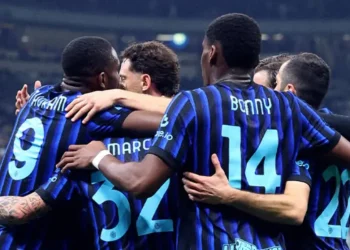 Inter de Milán derrota 2-0 a Genoa y sigue rumbo al Scudetto