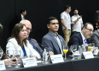 Gobierno, CAF y privados definen agenda y nuevo rumbo del país