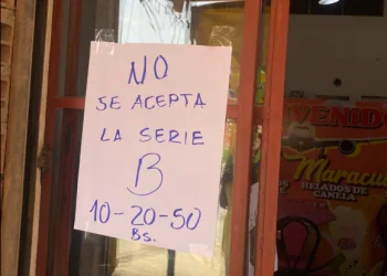 Empresas y negocios rechazan billetes de la Serie B tras disposición del BCB
