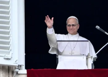 Papa pide poner fin a la espiral de violencia en Oriente Medio