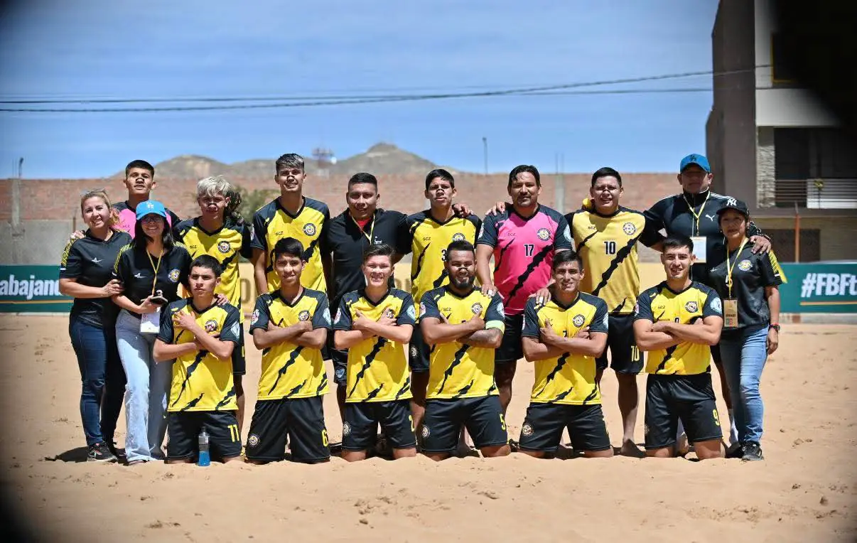 Salud Santa Cruz manda en el fútbol de playa y es campeón del nacional