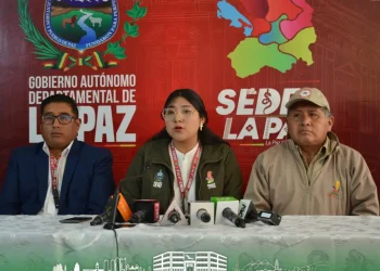 Autoridades del Sedes La Paz en conferencia de prensa. FOTO: Sedes