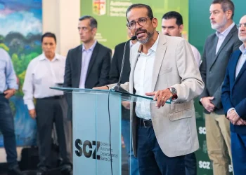 Camacho propone crear una Policía departamental y Lara advierte que es inconstitucional